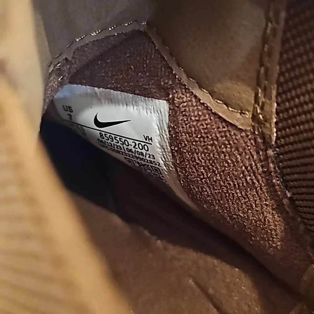 Nike Air Max NEW size 7 NWOT brown leather